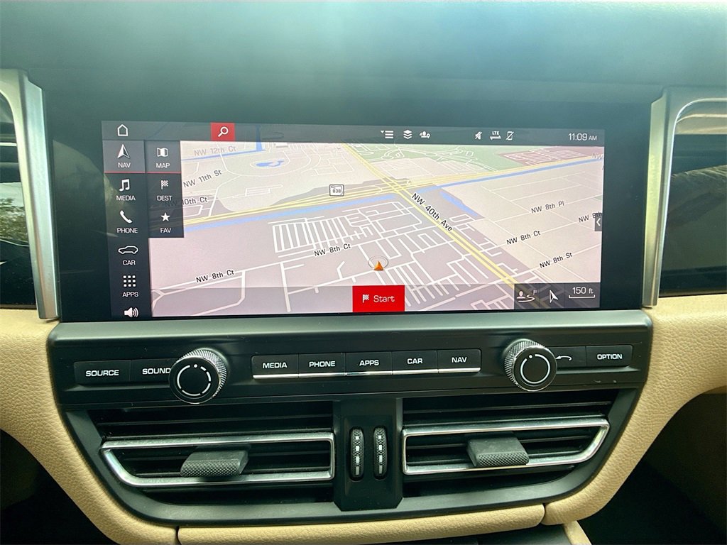 Used 2021 Porsche Macan image 14