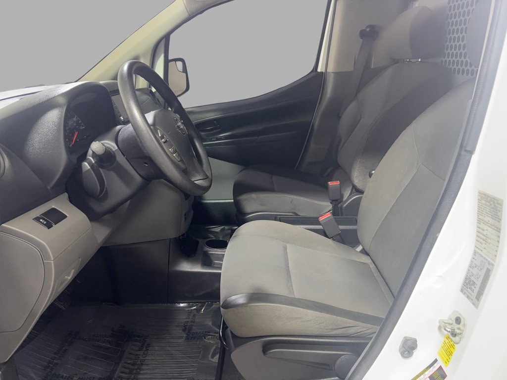 Used 2020 Nissan NV200 S image 9