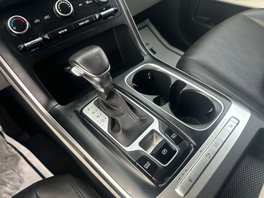 Used 2023 Kia Carnival LX image 18