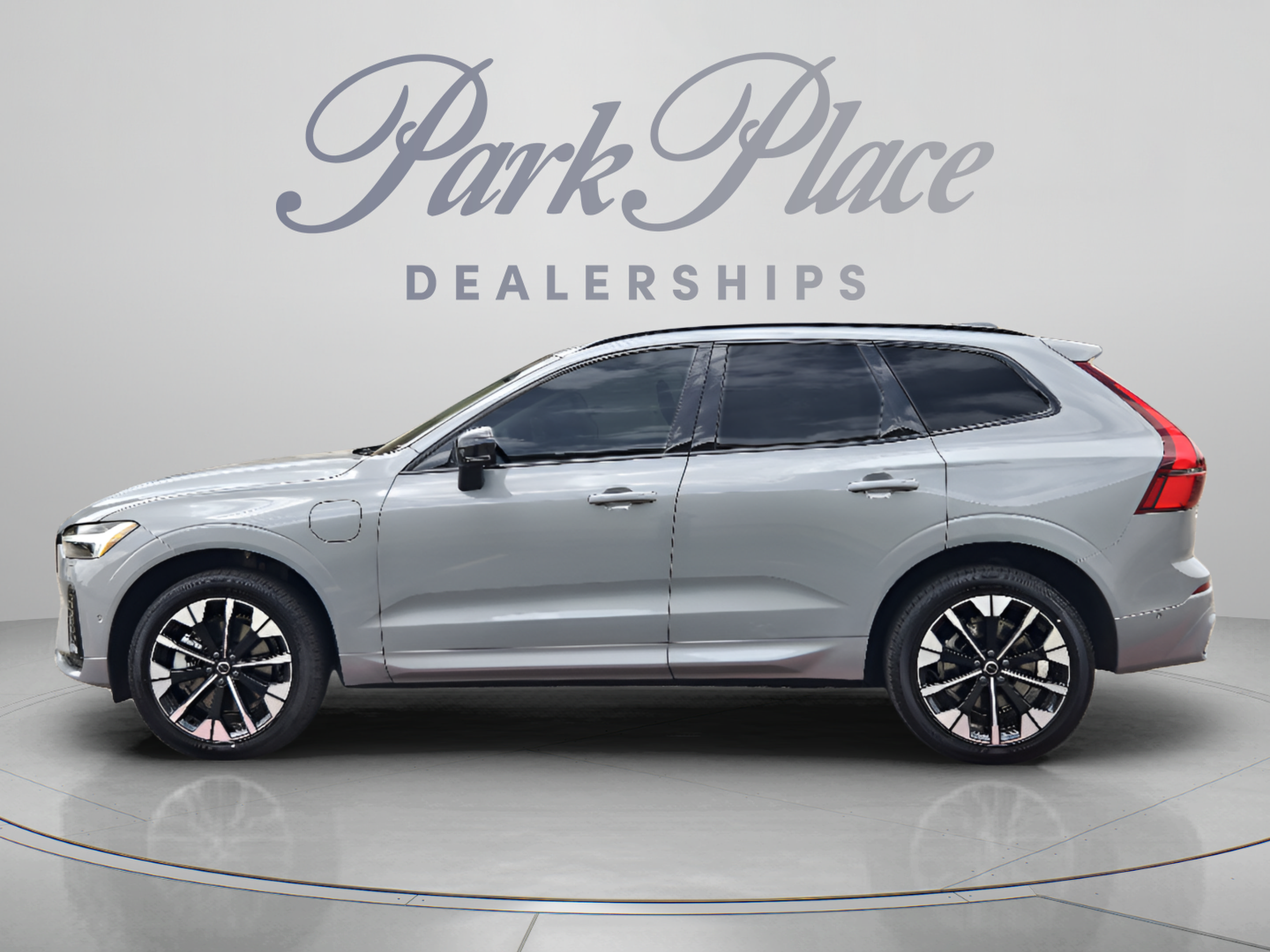 New 2026 Volvo XC60 T8 Plus w/ Climate Package PRO AWD/4WD image 2