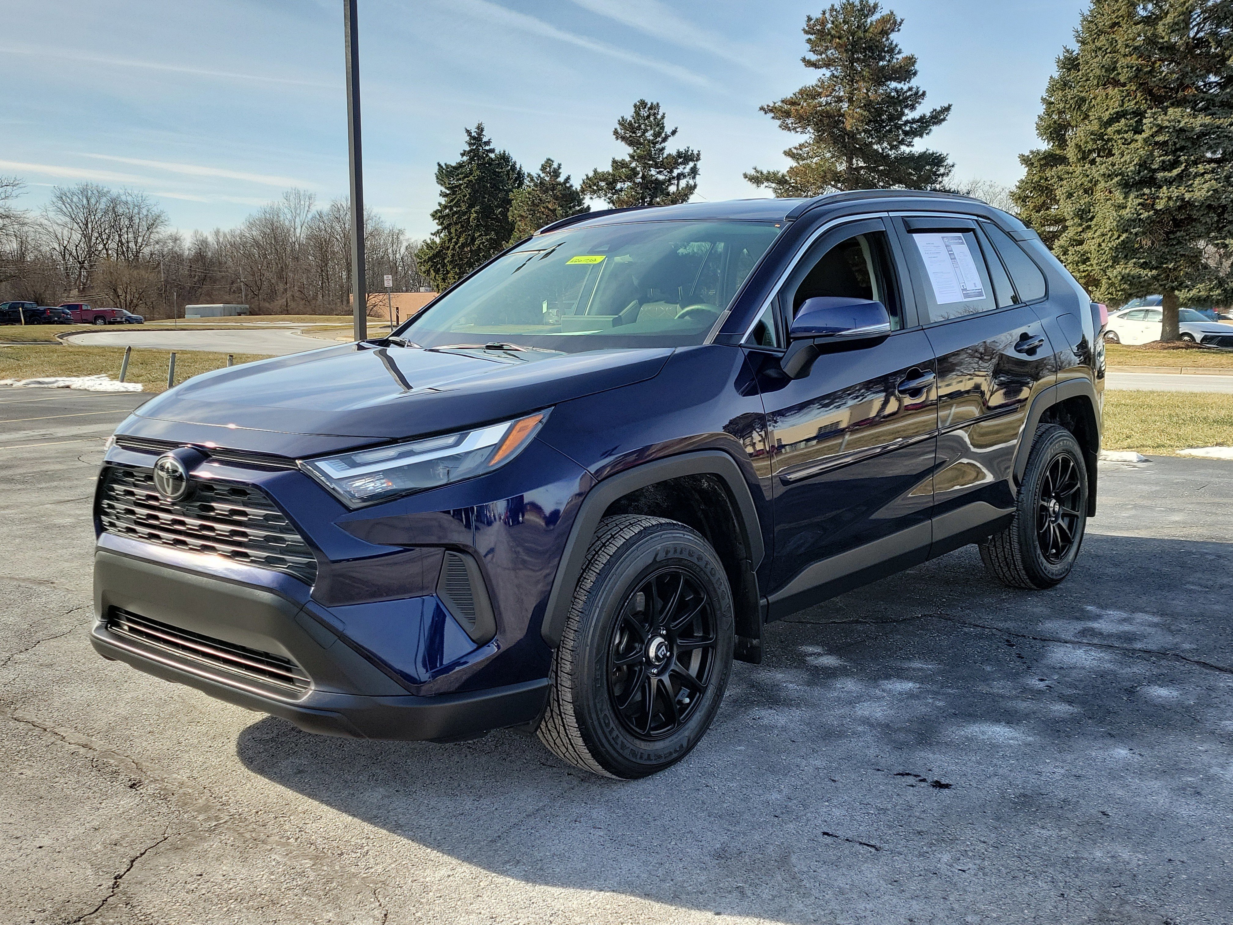 Used 2022 Toyota RAV4 XLE image 2