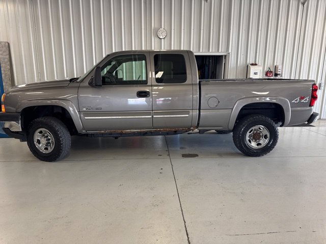 Used 2007 Chevrolet Silverado 2500 LT w/ Heavy-Duty Power Package AWD/4WD image 2