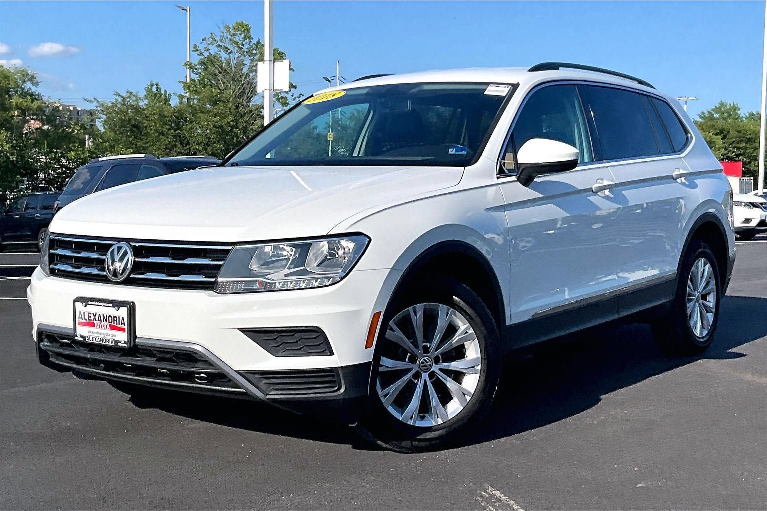 Used 2018 Volkswagen Tiguan SE w/ 3rd Row Seat Package