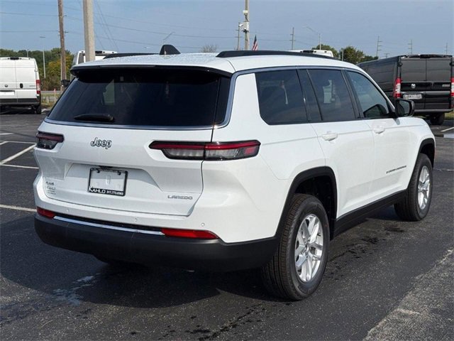 New 2025 Jeep Grand Cherokee L Laredo image 3