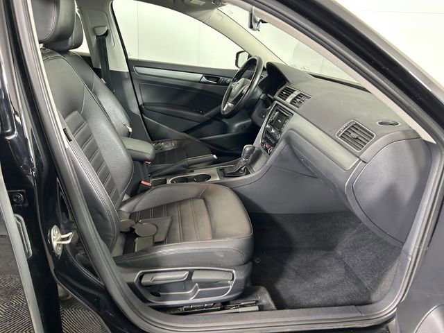 Used 2015 Volkswagen Passat 1.8T SE image 29