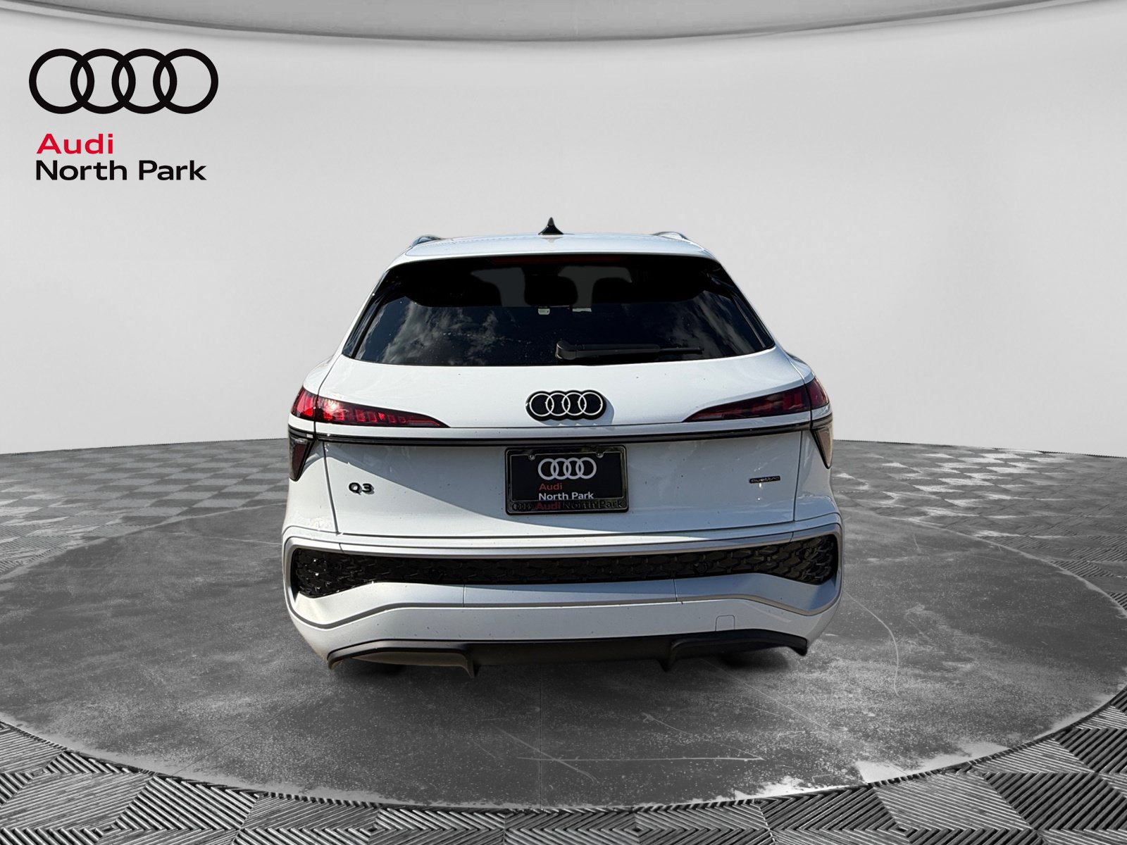 New 2026 Audi Q3 quattro 2.0T AWD/4WD image 4