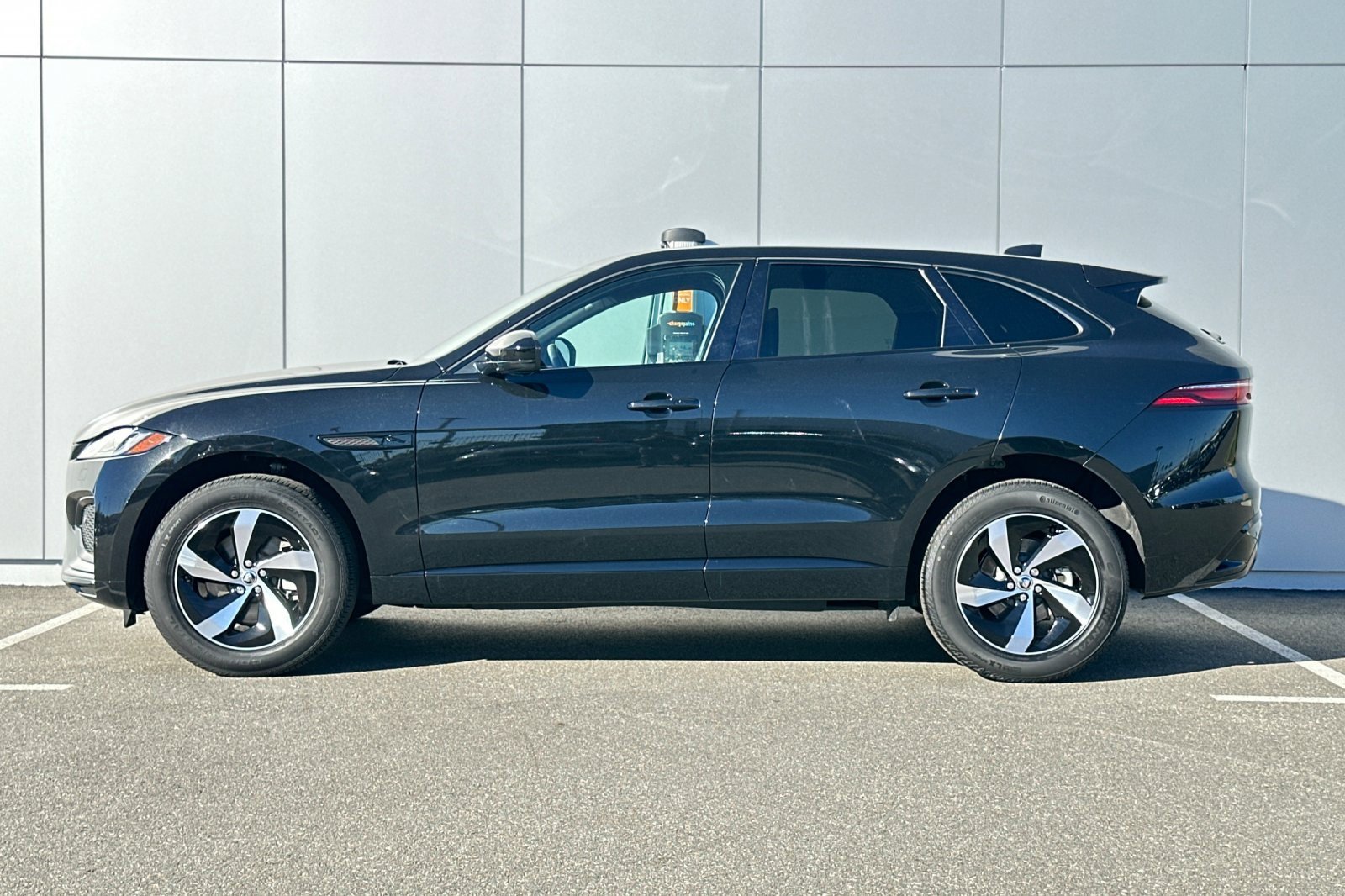 Used 2025 Jaguar F-PACE R-Dynamic S image 2