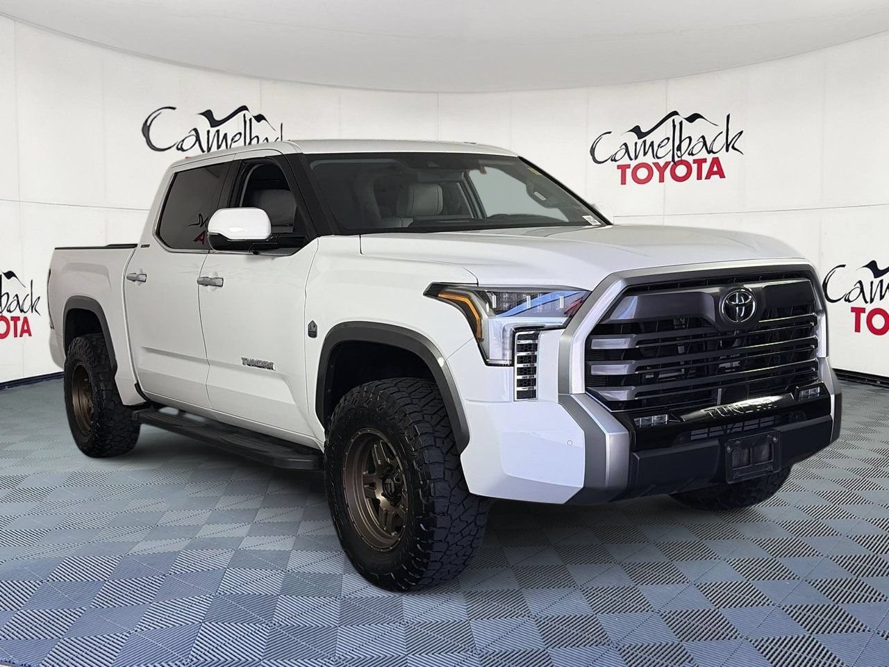 Used 2024 Toyota Tundra Limited AWD/4WD image 3