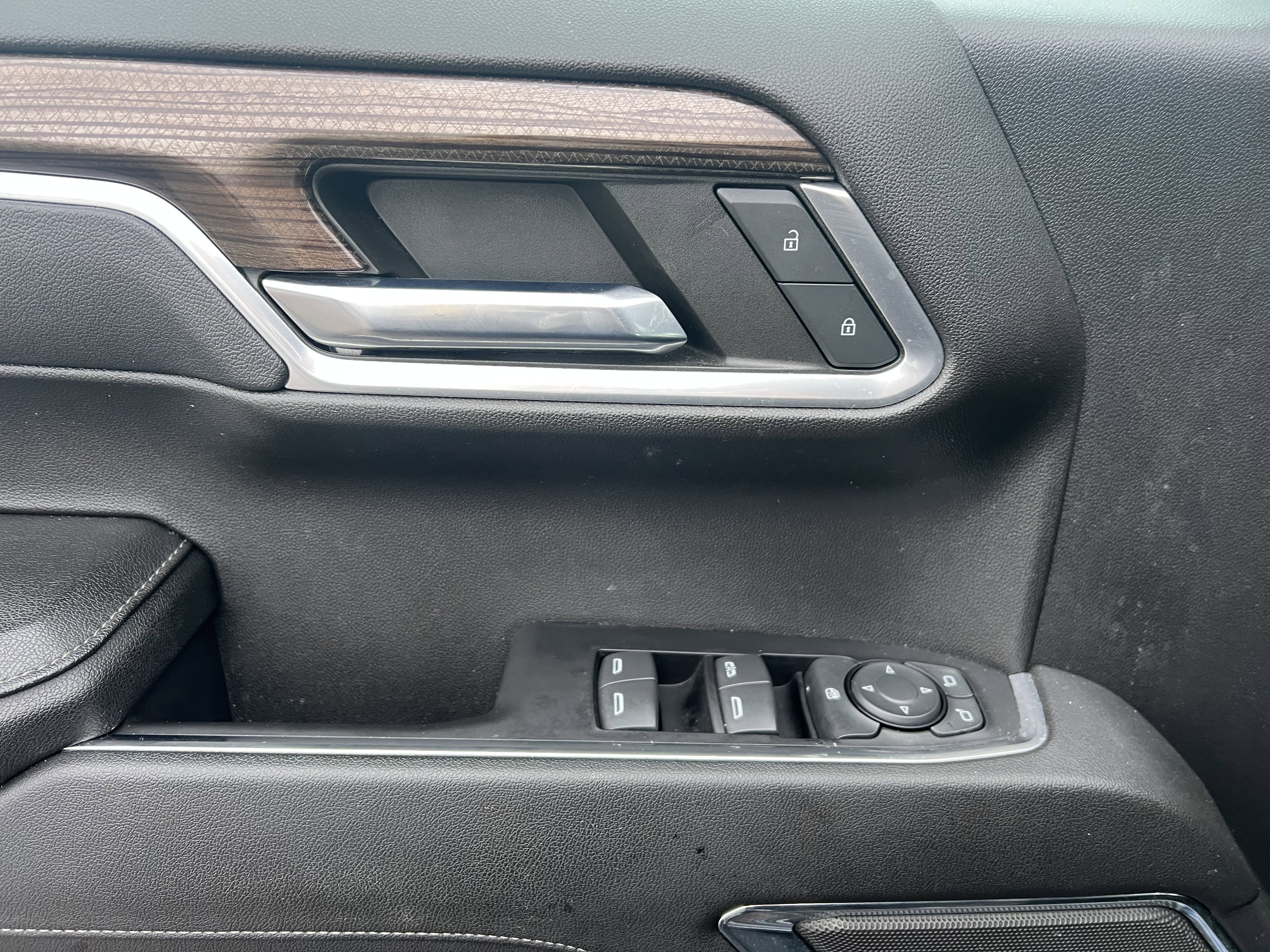 Used 2023 Chevrolet Silverado 1500 LT image 17