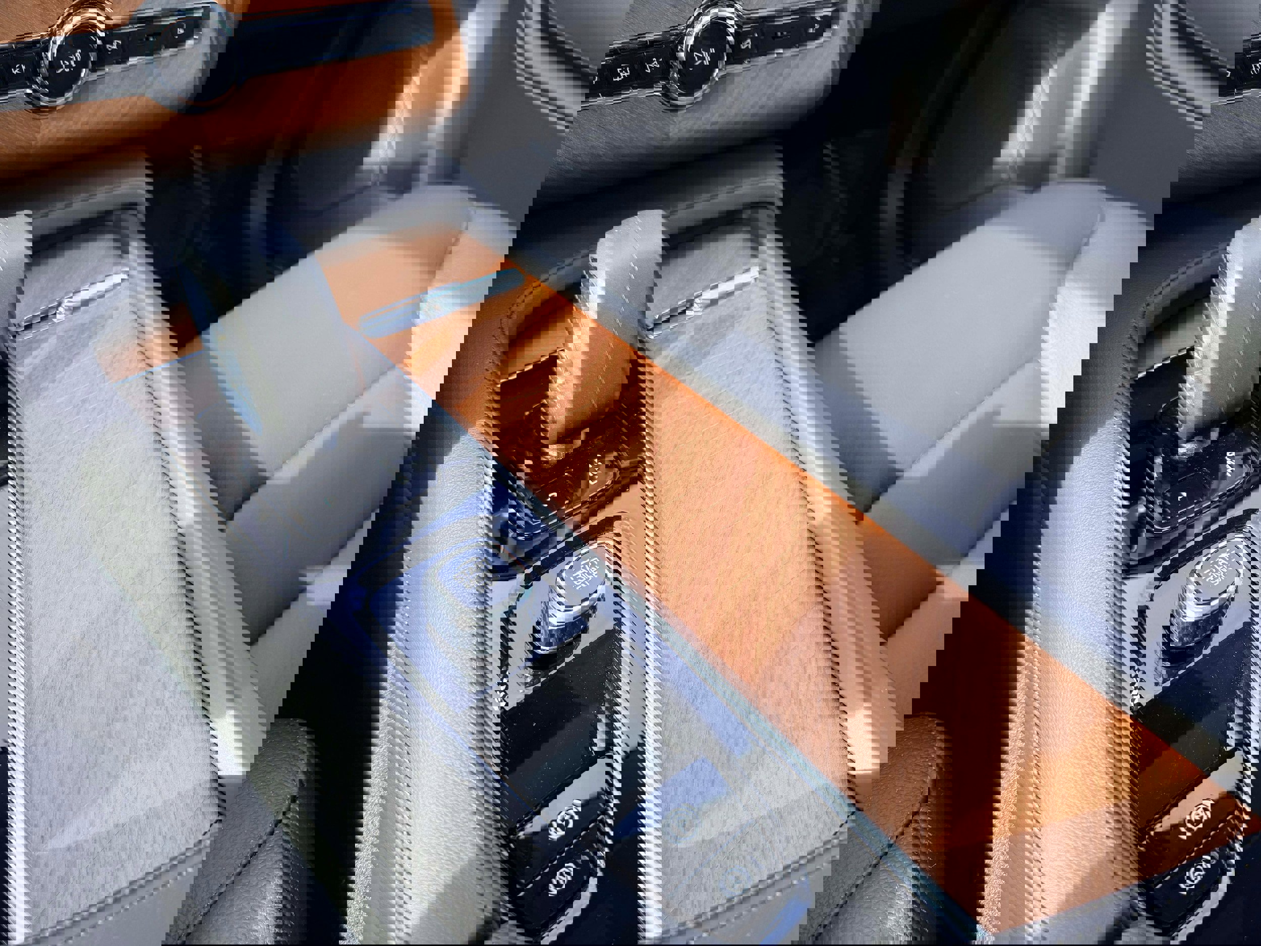 Certified 2025 Volvo XC90 B6 Ultra image 26