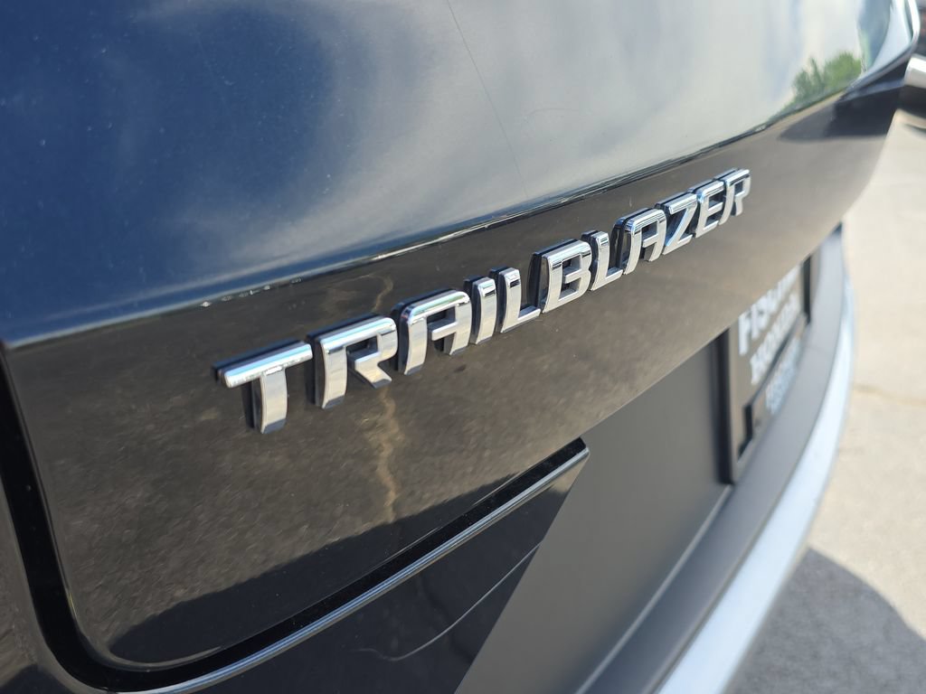 Used 2025 Chevrolet TrailBlazer LT FWD image 6