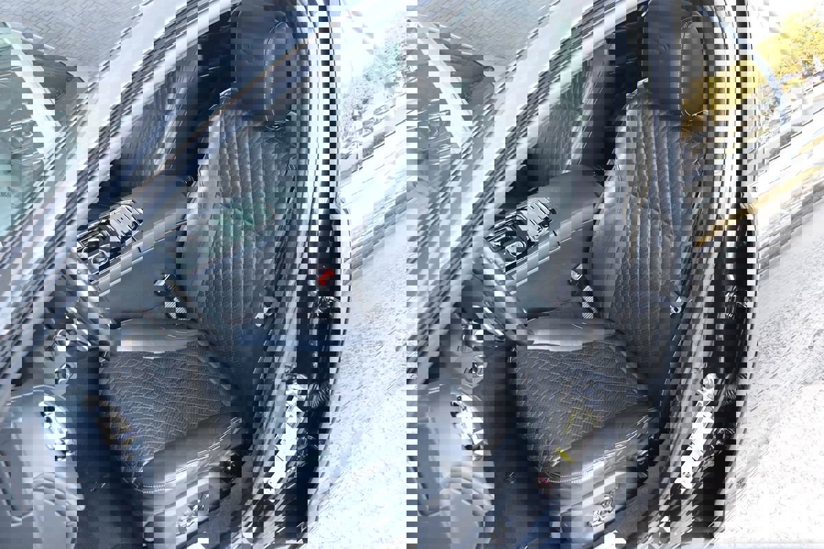 Used 2019 Jaguar XJ L Portfolio image 38