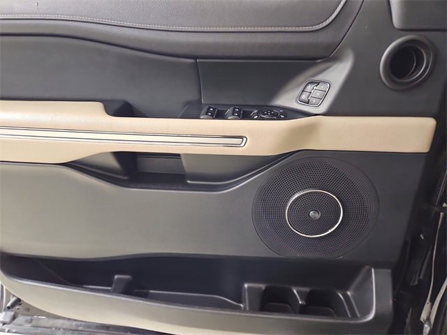 Used 2023 Ford Expedition Limited image 24