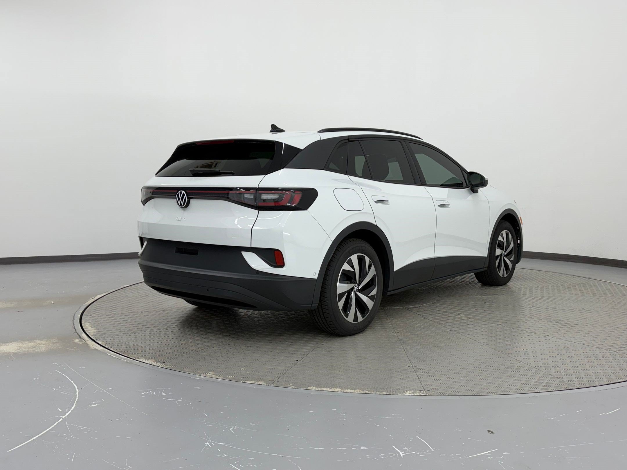 Used 2024 Volkswagen ID.4 2WD image 9