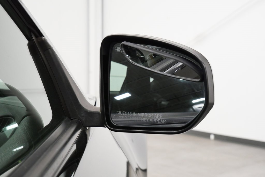 Used 2016 Nissan 370Z w/ Sport Package image 32