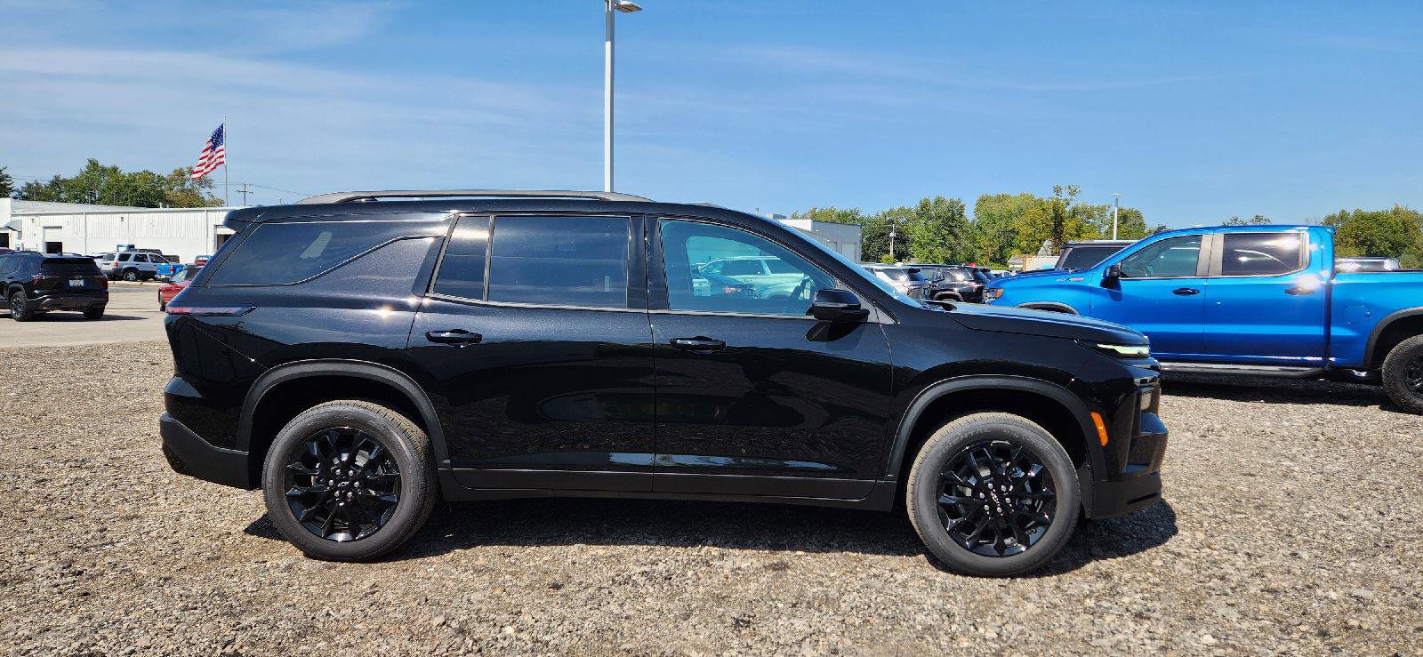 New 2026 Chevrolet Traverse LT w/ Midnight/Sport Edition image 3