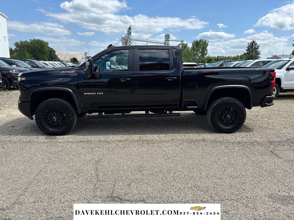 Used 2025 Chevrolet Silverado 2500 ZR2 AWD/4WD image 2
