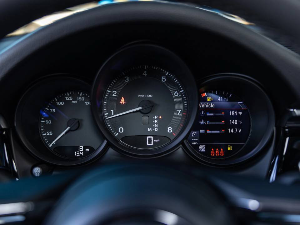 Certified 2026 Porsche Macan AWD/4WD image 25