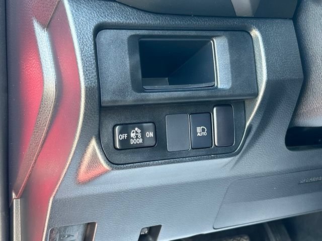 Used 2019 Toyota Tacoma SR5 AWD/4WD image 23