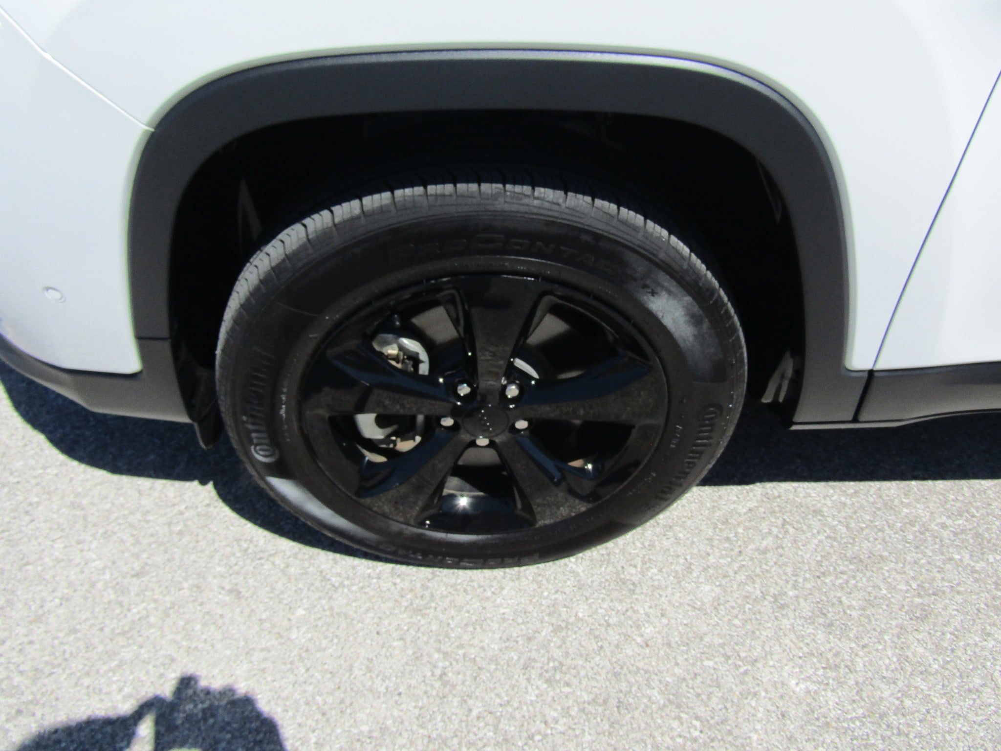 Used 2023 Jeep Cherokee Altitude Lux AWD/4WD image 9