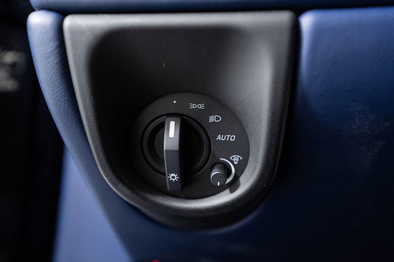 Used 2018 Aston Martin Lagonda RWD image 40