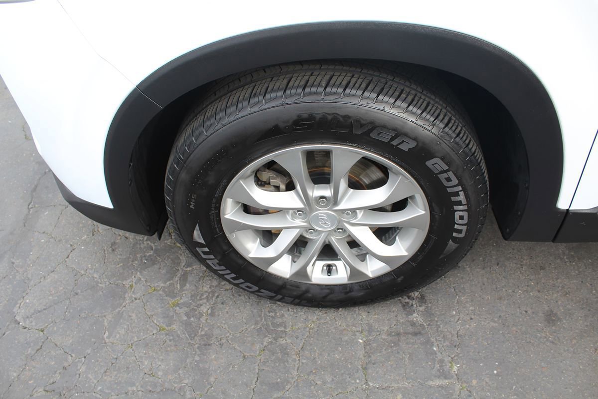 Used 2020 Hyundai Santa Fe SEL w/ Cargo Package FWD image 11