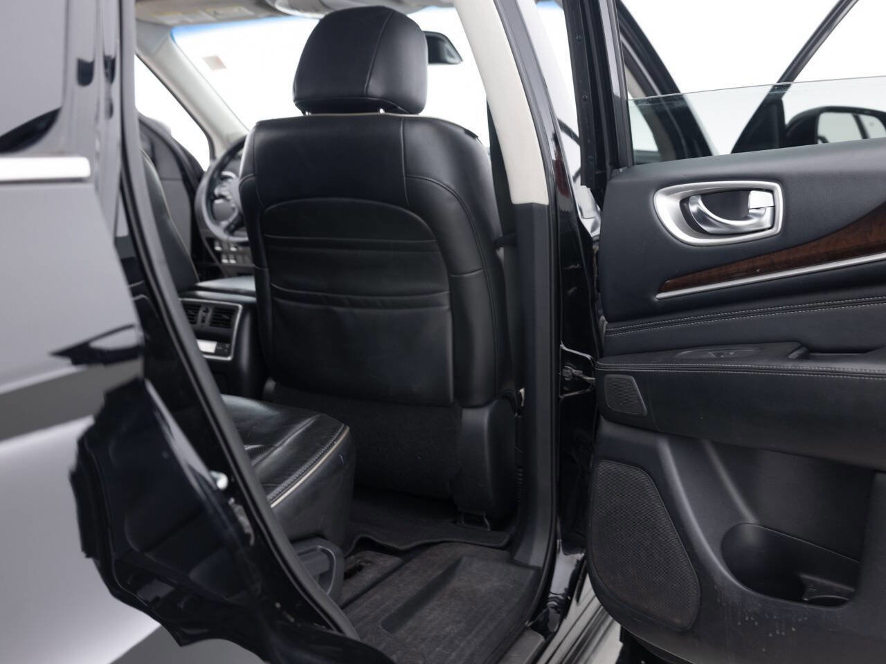 Used 2017 INFINITI QX60 Luxe w/ Deluxe Technology Package AWD/4WD image 30
