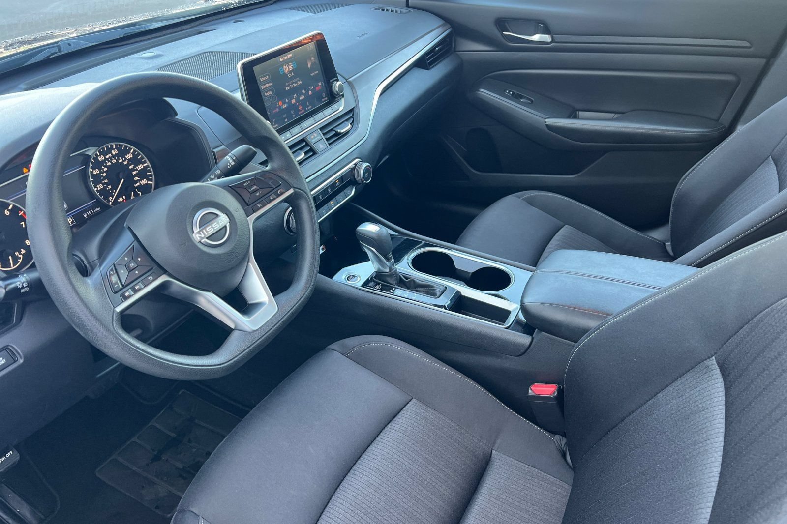 Used 2024 Nissan Altima 2.5 SV FWD image 7