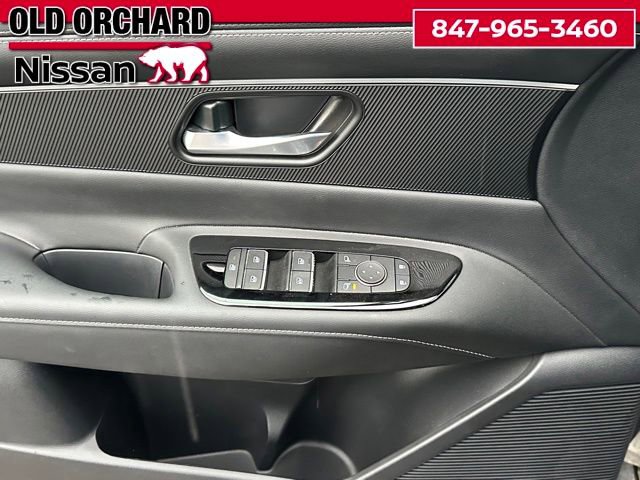 Used 2025 Nissan Murano SV AWD/4WD image 9
