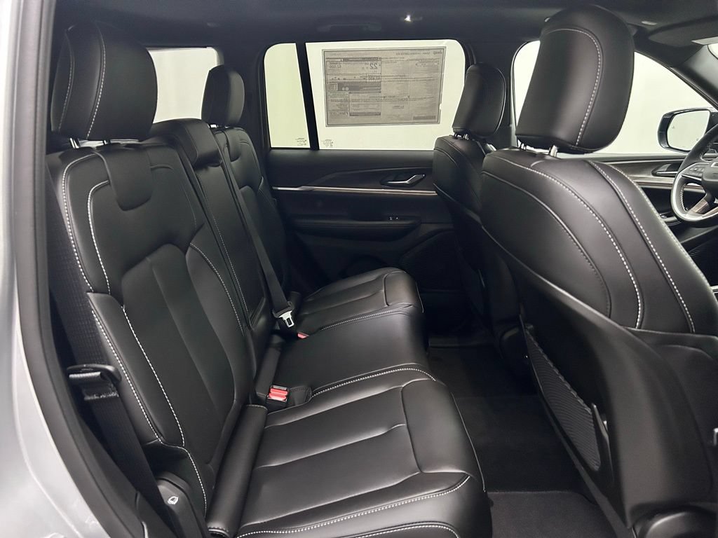 New 2025 Jeep Grand Cherokee Limited AWD/4WD image 15