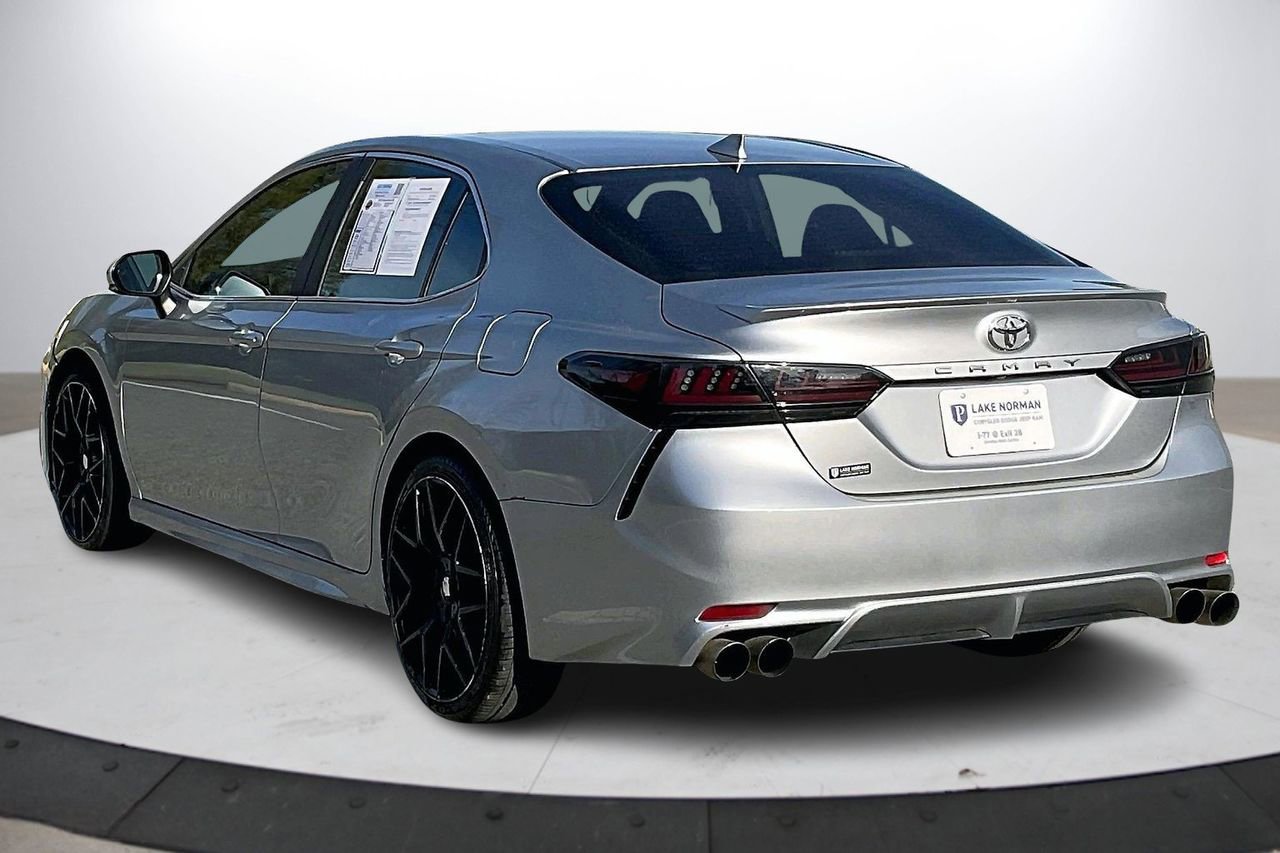 Used 2021 Toyota Camry SE image 7
