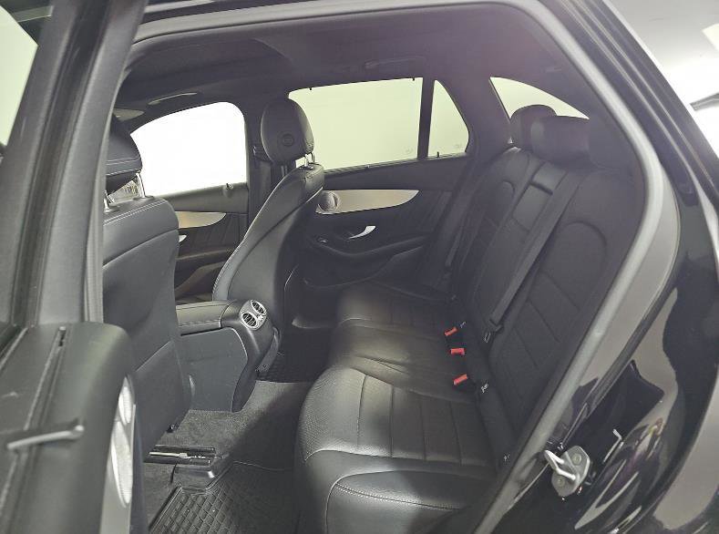 Used 2019 Mercedes-Benz GLC 350e 4MATIC image 8