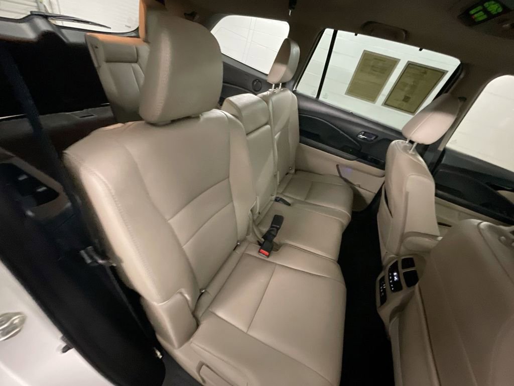 Used 2017 Honda Pilot Touring image 27