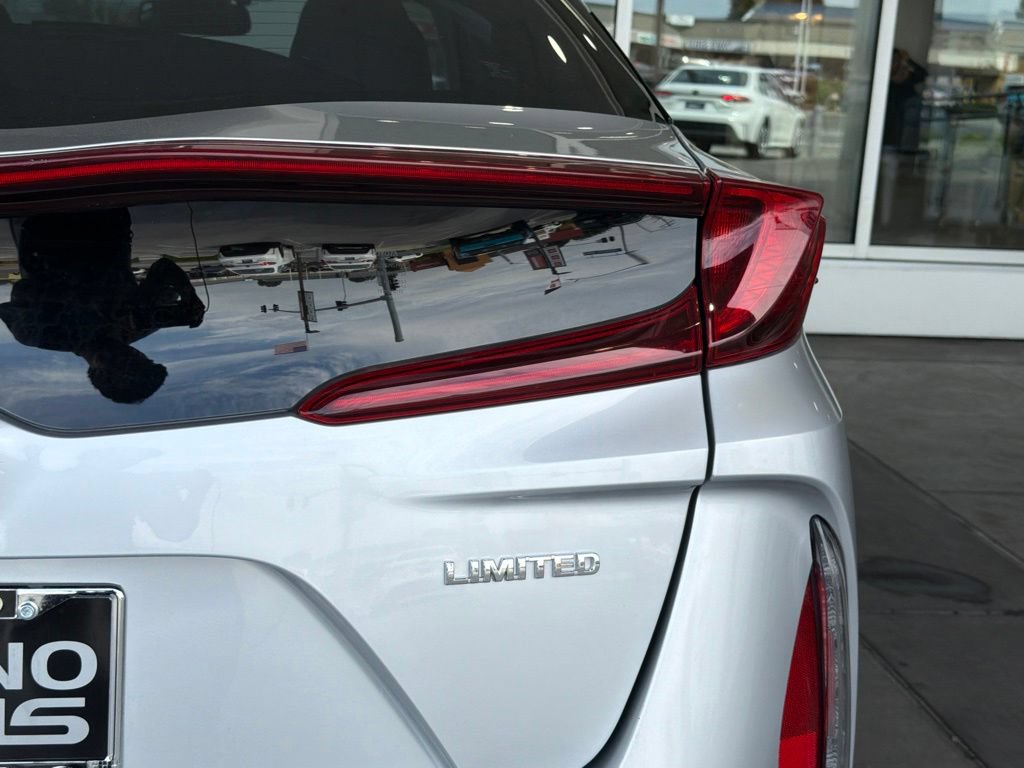 Certified 2020 Toyota Prius Prime Limited FWD image 13