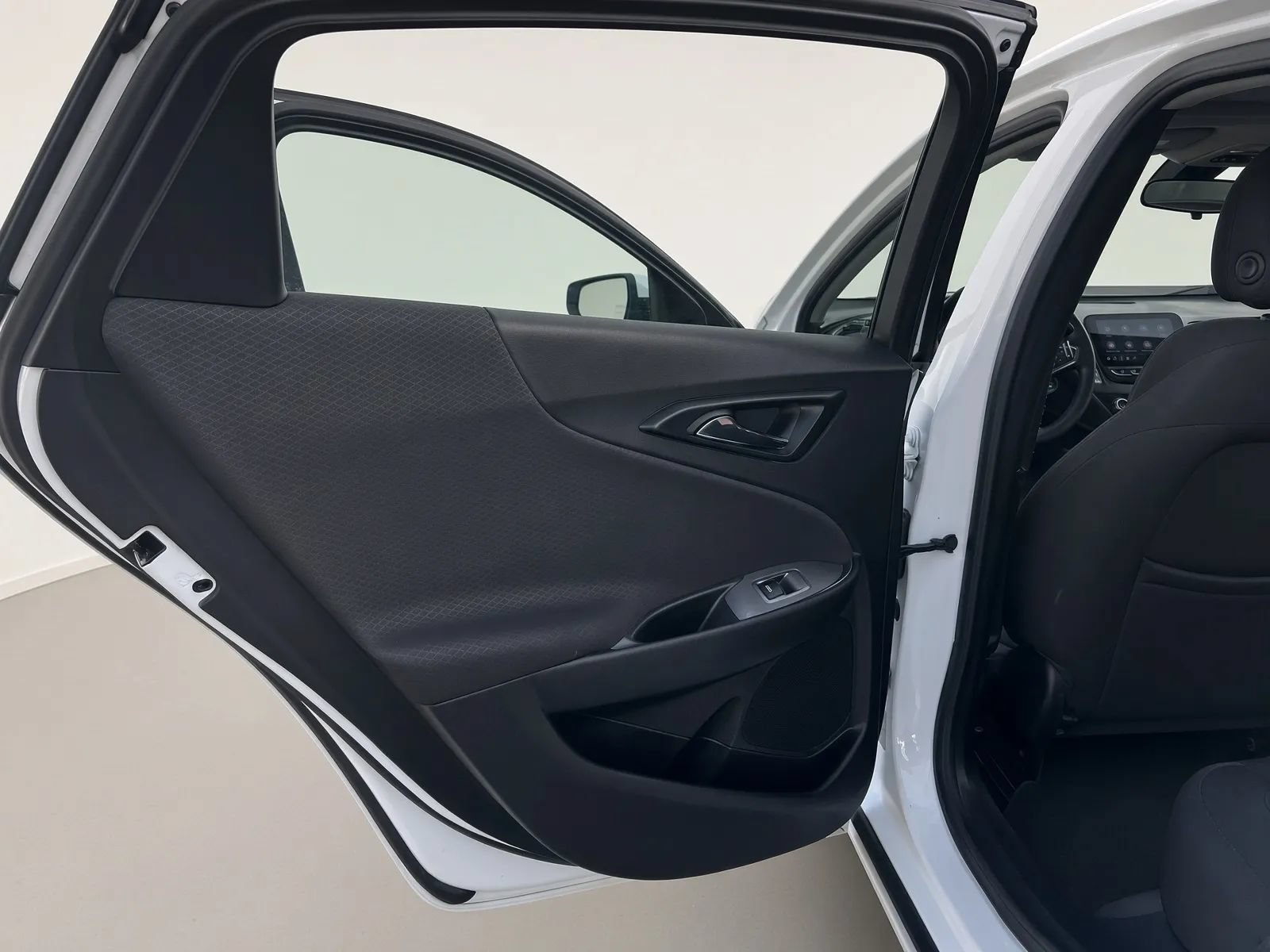 Used 2021 Chevrolet Malibu LT FWD image 19