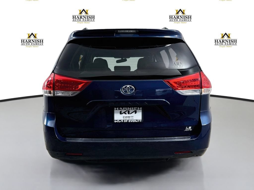 Used 2011 Toyota Sienna LE w/ Towing Pkg AWD/4WD image 6