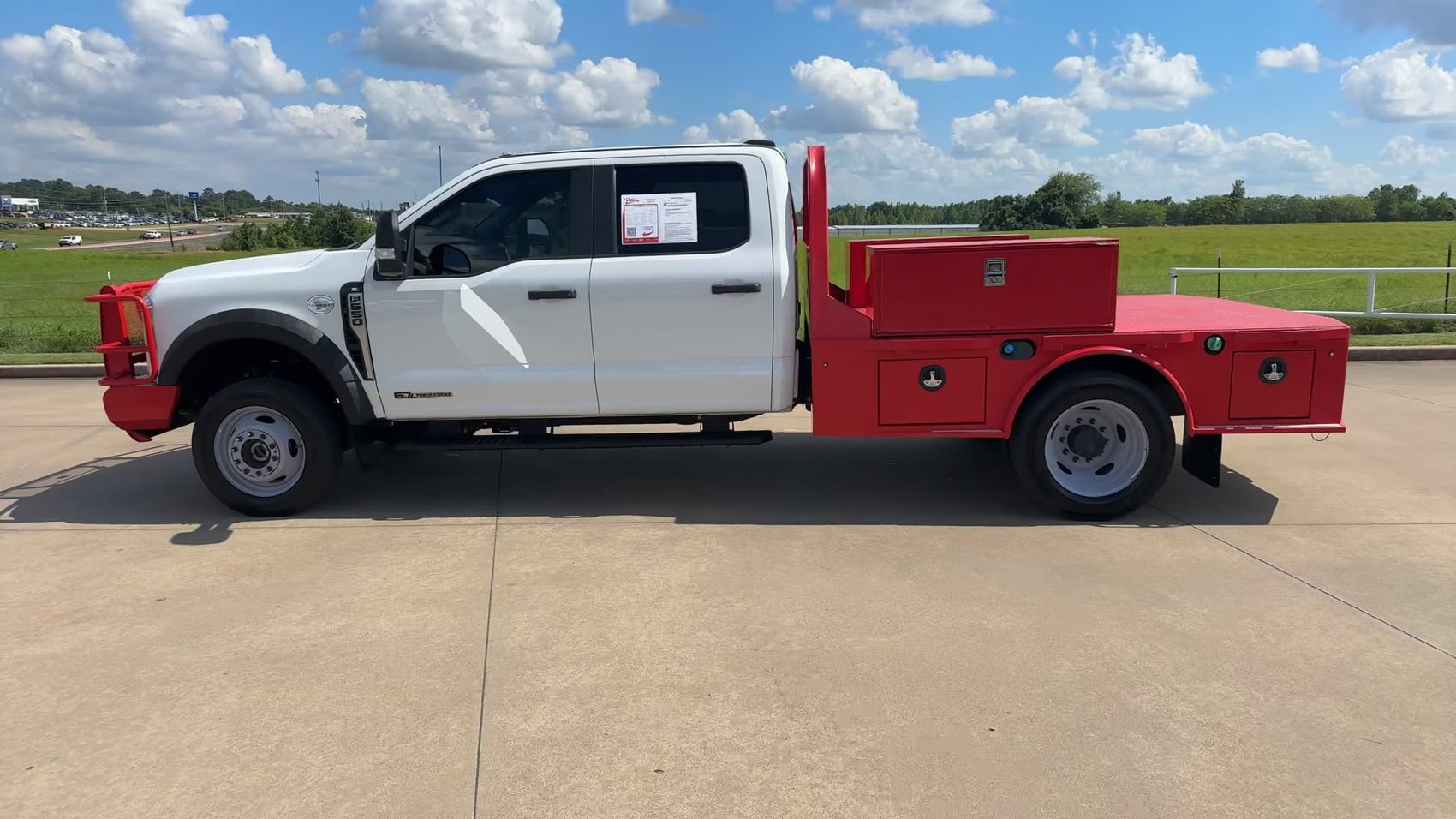 Used 2024 Ford F550 4x4 Crew Cab Super Duty image 2