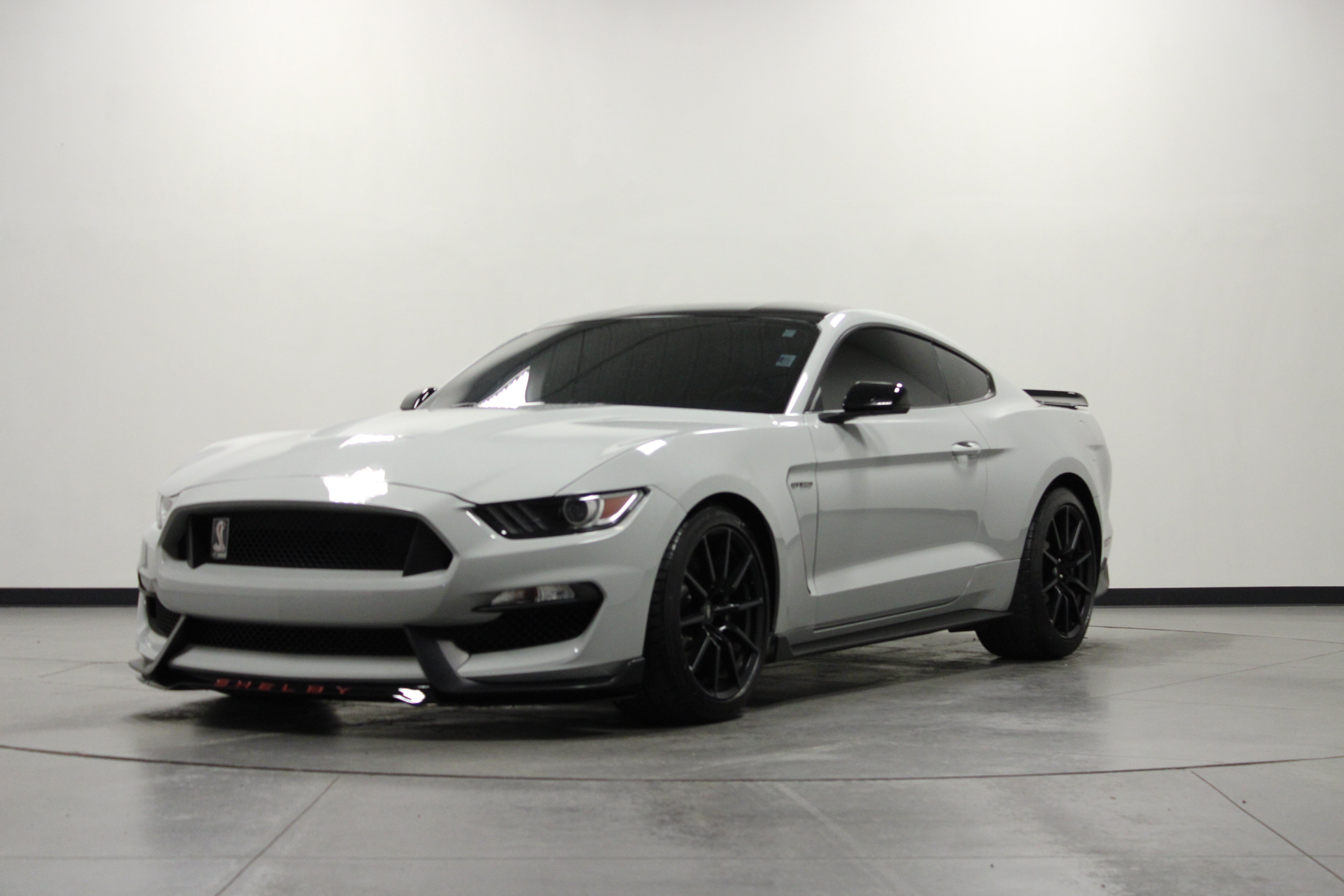 Used 2017 Ford Mustang Shelby GT350 w/ Convenience Package RWD image 8