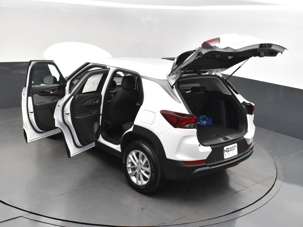 New 2025 Chevrolet TrailBlazer LS w/ LS Convenience Package image 2