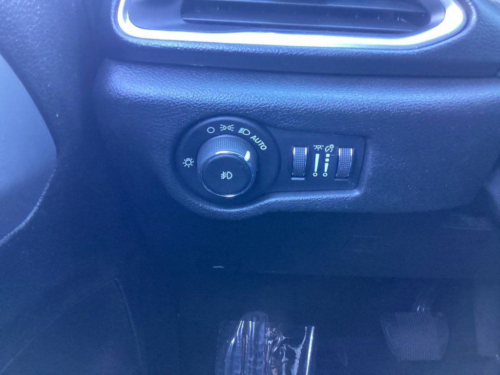 Used 2019 Chrysler Pacifica Touring-L w/ S Appearance Package FWD image 30
