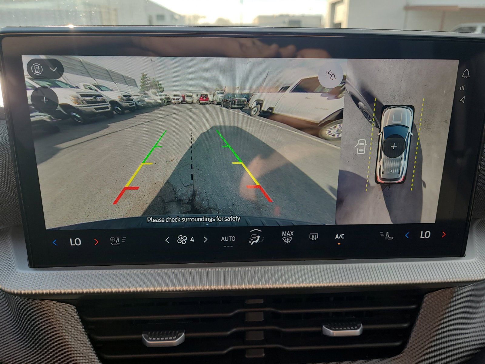 Used 2025 Ford Explorer ST-Line w/ ST-Line Street Pack image 19