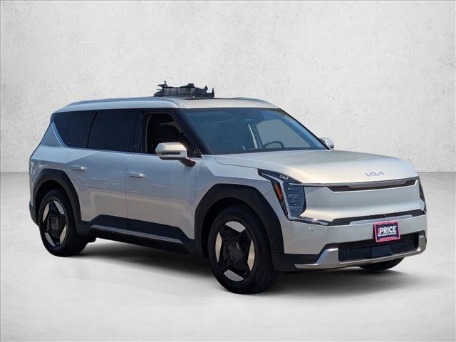 Used 2026 Kia EV9 Wind AWD/4WD image 3