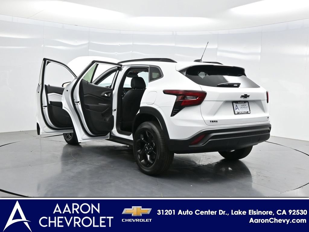New 2026 Chevrolet Trax LT w/ Driver Confidence Package FWD image 45