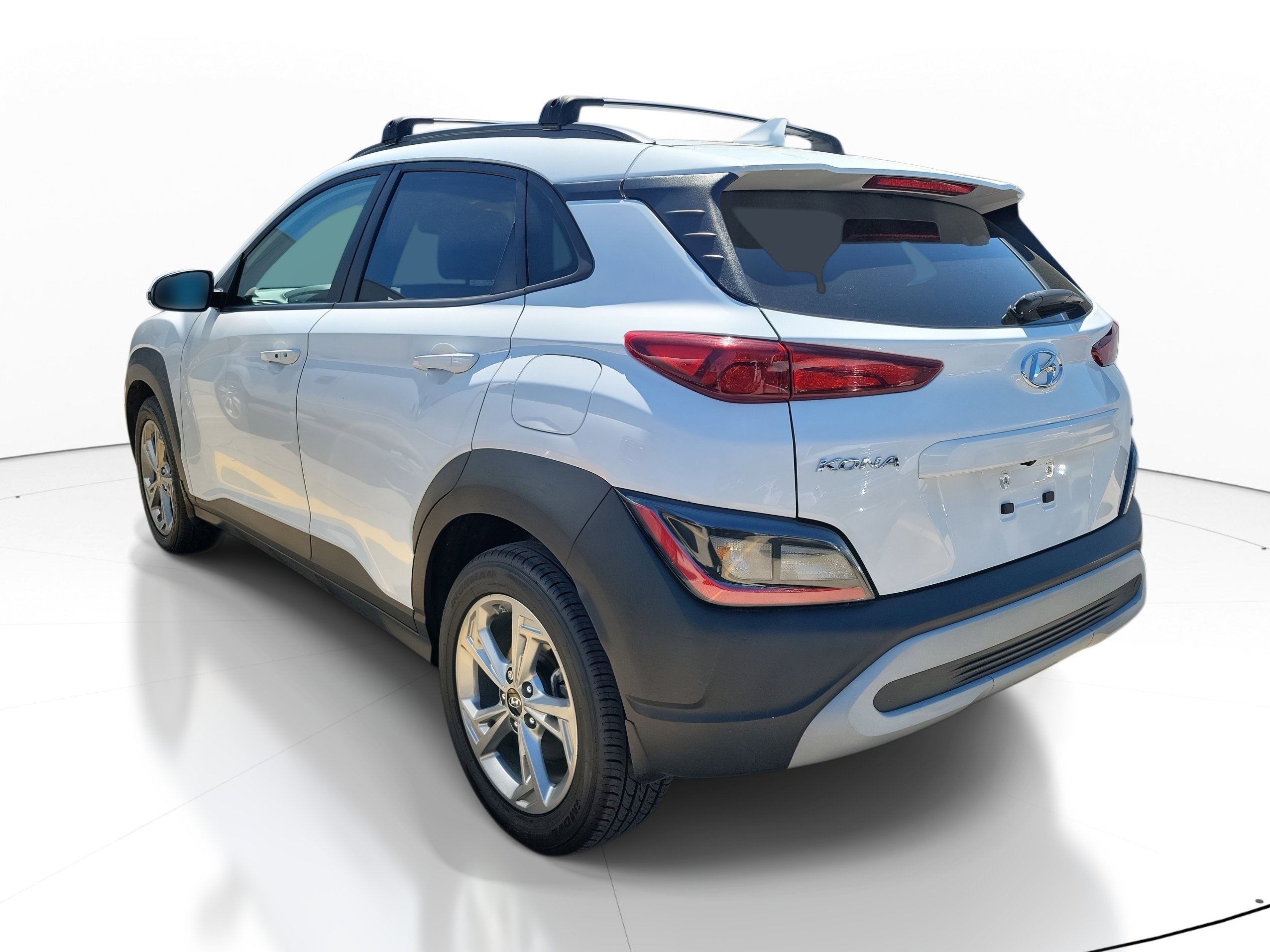 Used 2023 Hyundai Kona SEL image 4