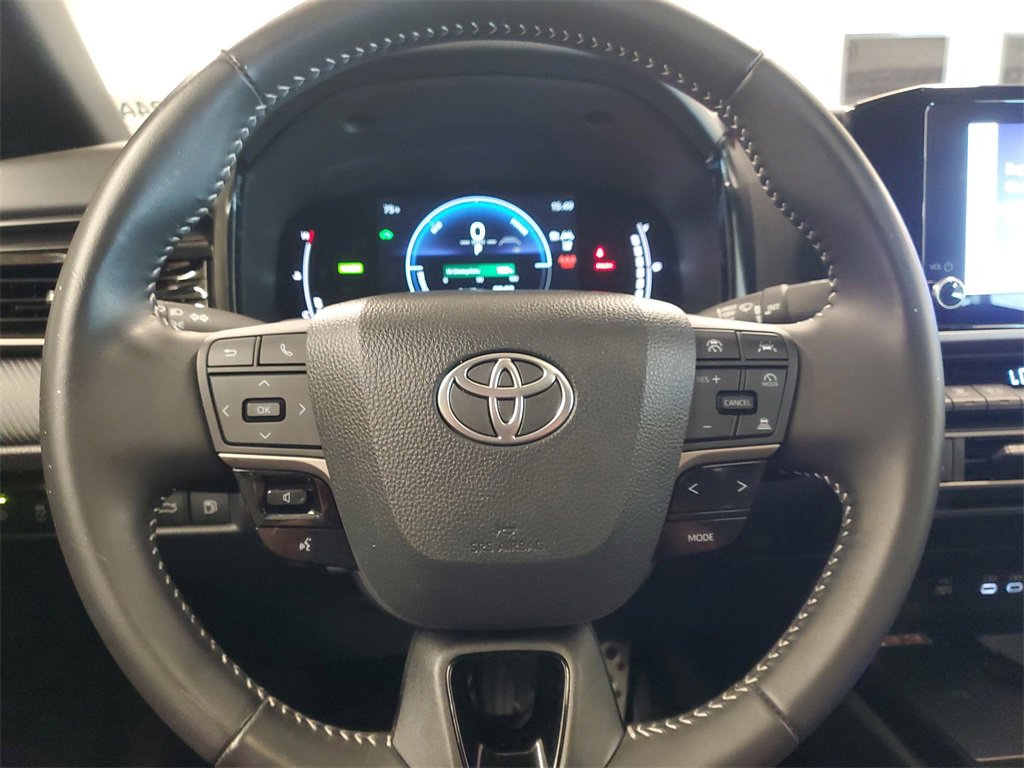 Used 2025 Toyota Camry SE w/ Convenience Package image 20