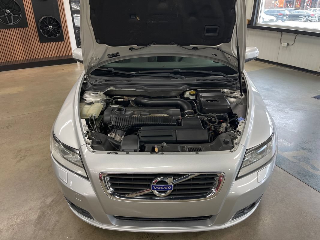 Used 2011 Volvo V50 T5 w/ Preferred Pkg FWD image 62