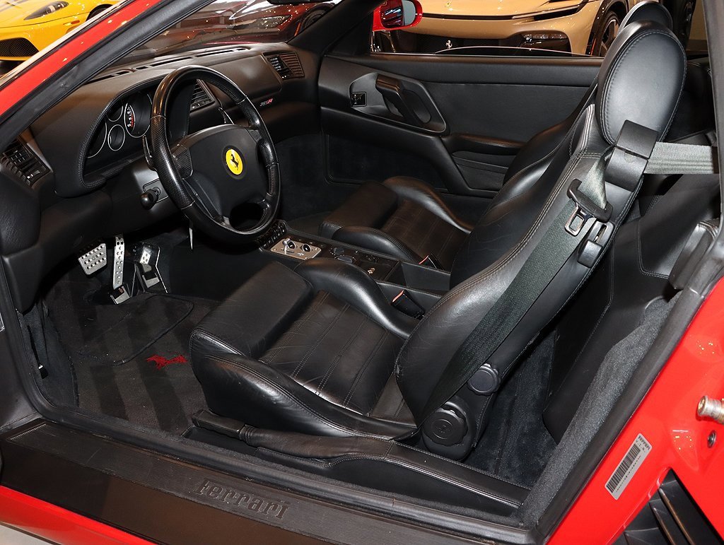 Used 1998 Ferrari F355 Berlinetta image 4