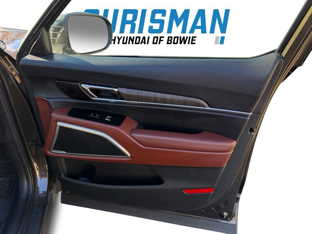 Used 2023 Kia Telluride EX w/ EX Captain's Chair Package image 17