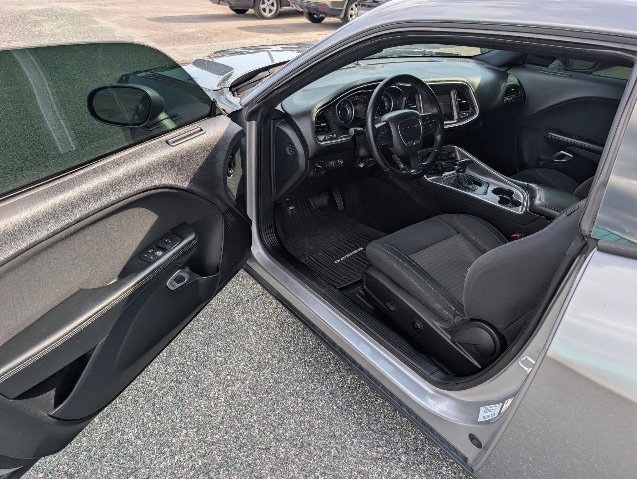 Used 2016 Dodge Challenger SXT RWD image 13