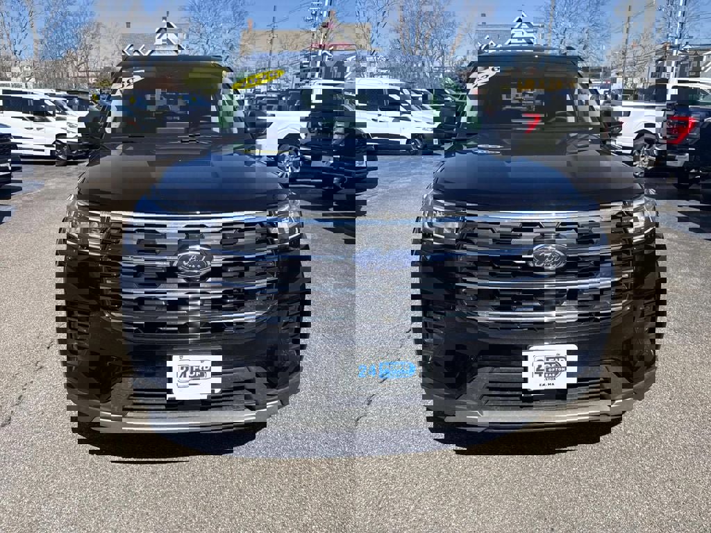 Used 2026 Ford Explorer Active AWD/4WD image 12